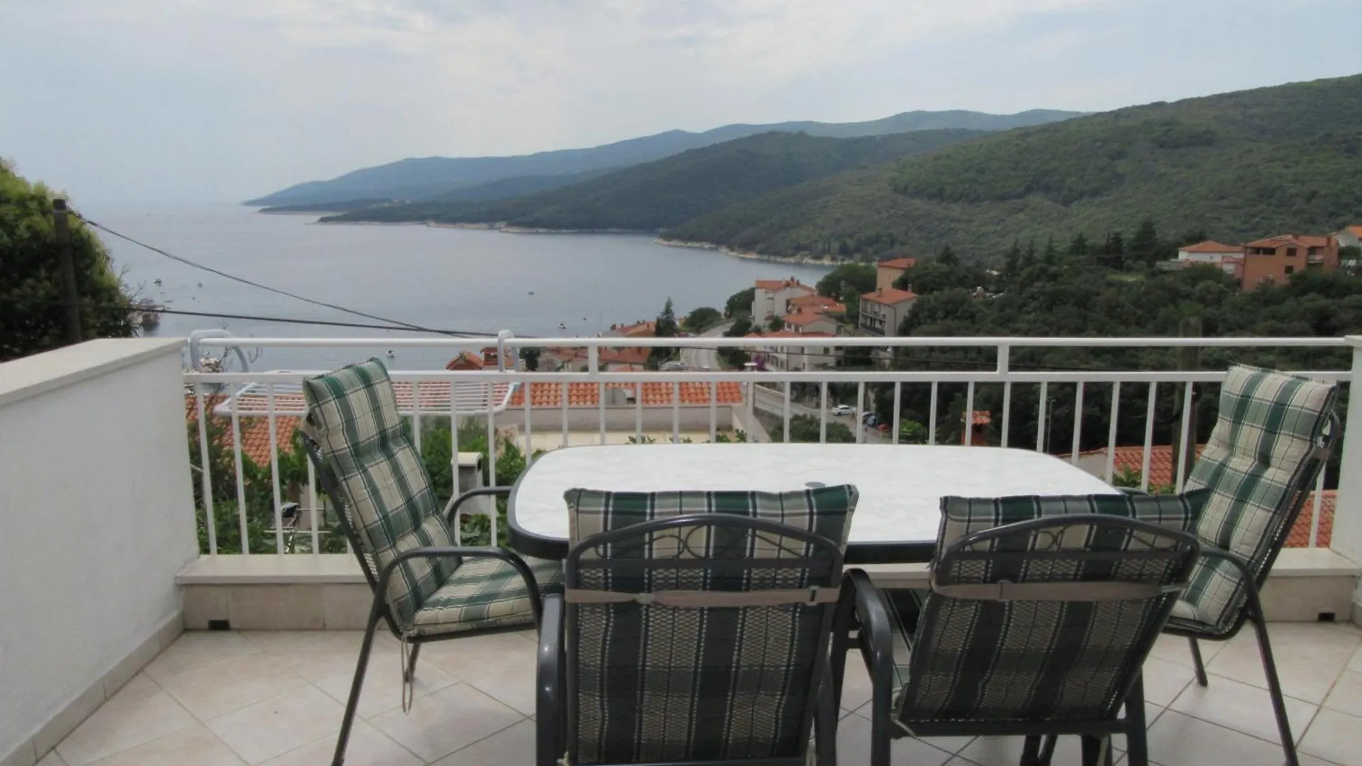 Apartments With A Parking Space Rabac, Labin - 2340  ラバック